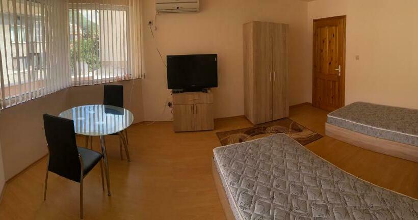 اتاق اکونومی, стаи за гости маринови