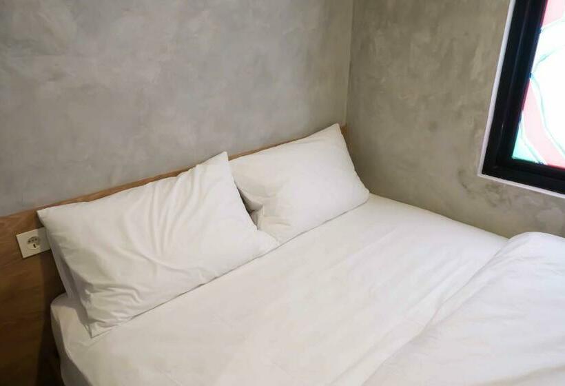 اتاق استاندارد, M Cabin Karawaci