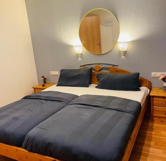 اتاق استاندارد یک نفره, Ochsen