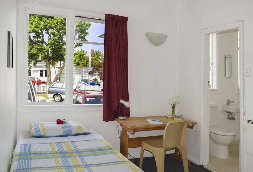 اتاق استاندارد یک نفره, 42b College House   Hostel