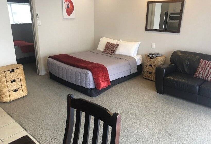 سوییت, Absolute Lakeview Motel