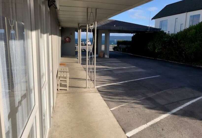 سوییت, Absolute Lakeview Motel