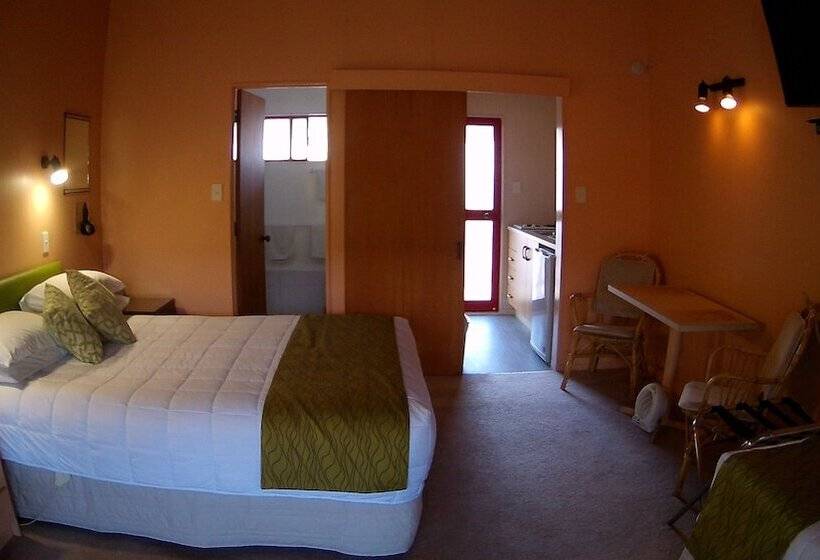 استودیوی استاندارد, Alfa Boutique Motel