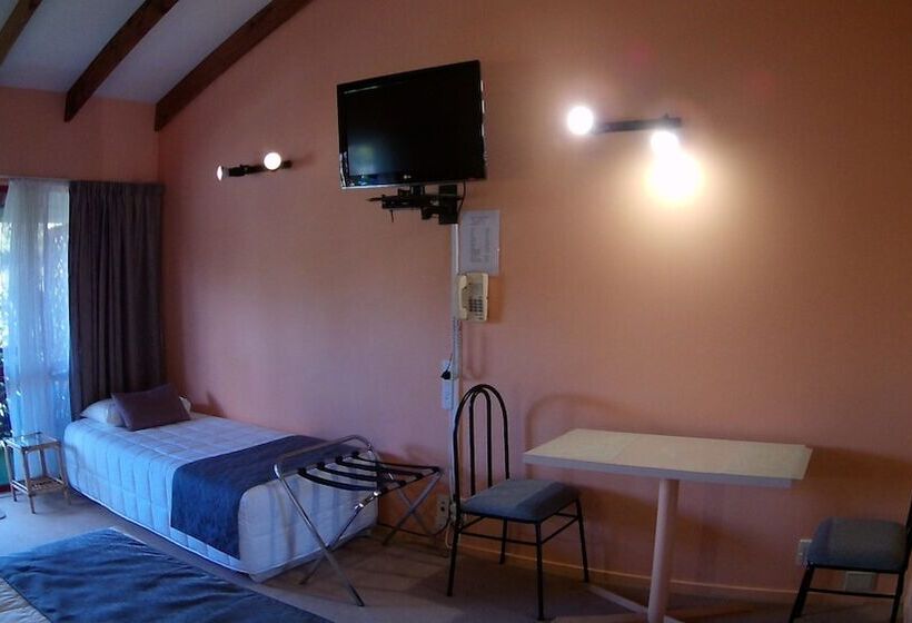 استودیوی استاندارد, Alfa Boutique Motel