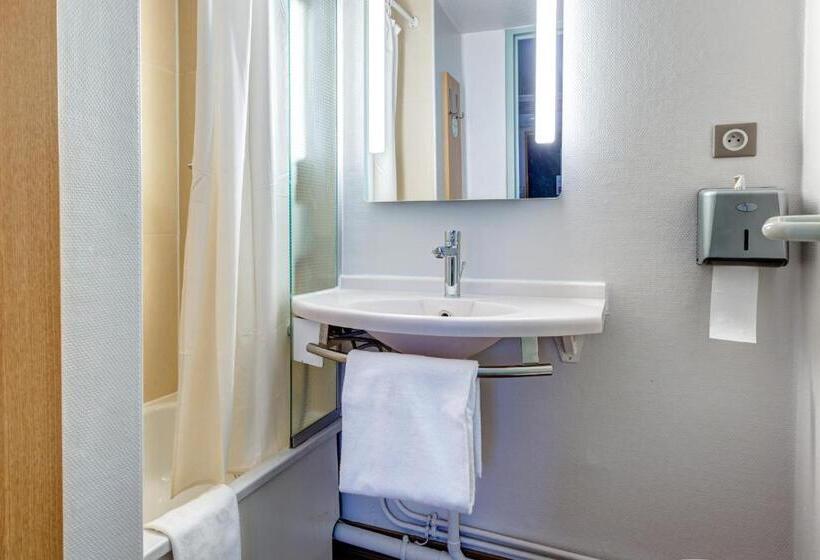 اتاق کلاسیک چهارنفره, B&b Hotel Orgeval