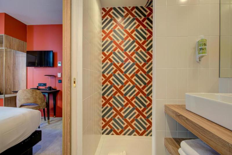 اتاق کلاب, Alex Hotel & Spa