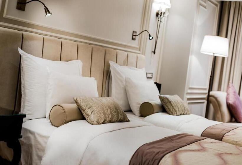 اتاق خانوادگی تودرتو, Arcade Hotel & Spa Nisantasi