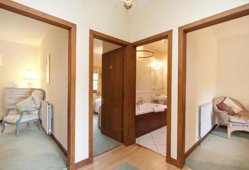 اتاق استاندارد با سرویس بهداشتی مشترک, Bankton House