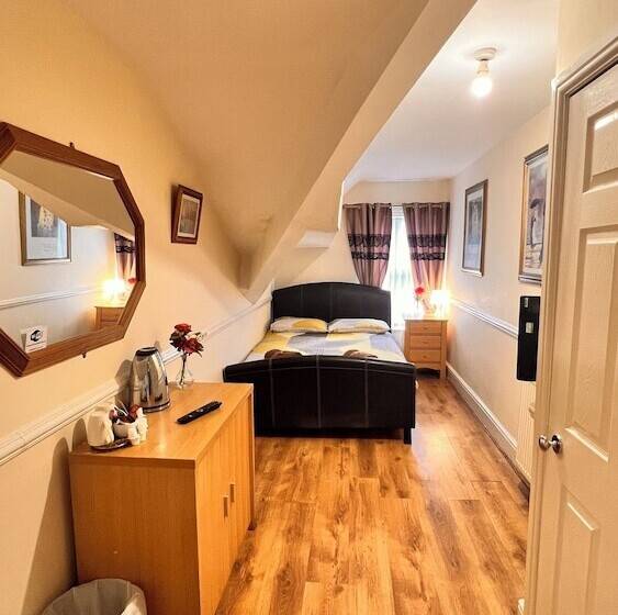 اتاق استاندارد, Castle Lodge Guest House 86 88 Sheil Rd L6 3af