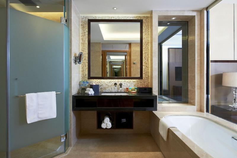 Club Room King Bed, Four Points By Sheraton Langfang, Gu An