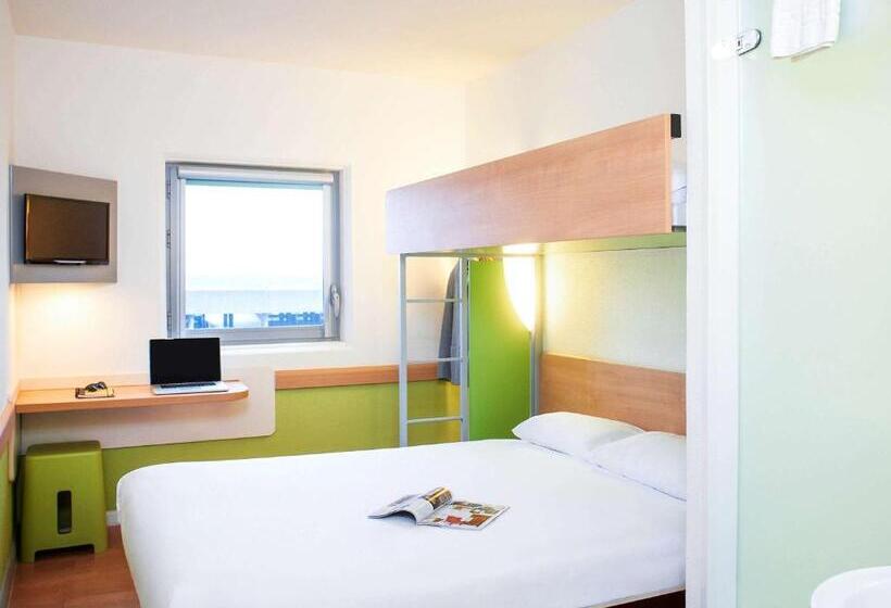 Standard Room, Ibis Budget Birmingham International Airport – Nec