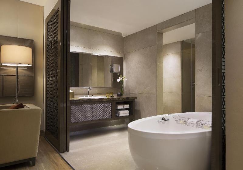 プールの見えるデラックスルーム, Jw Marriott Mumbai Sahar Airport