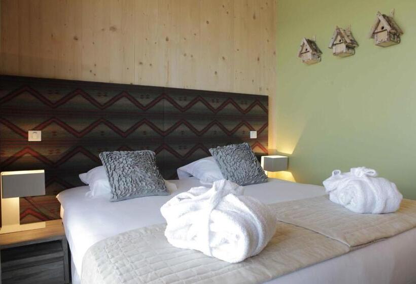Standard Room with Terrace, L Aiguille Grive Chalets