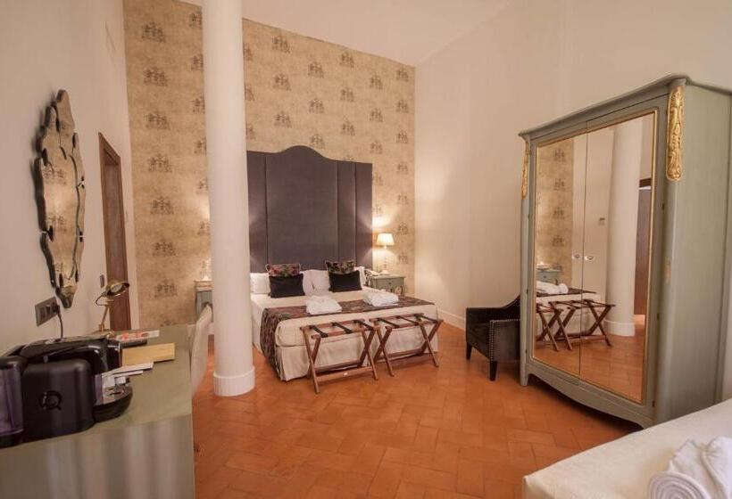 Deluxe Triple Room, Palacio Pinello