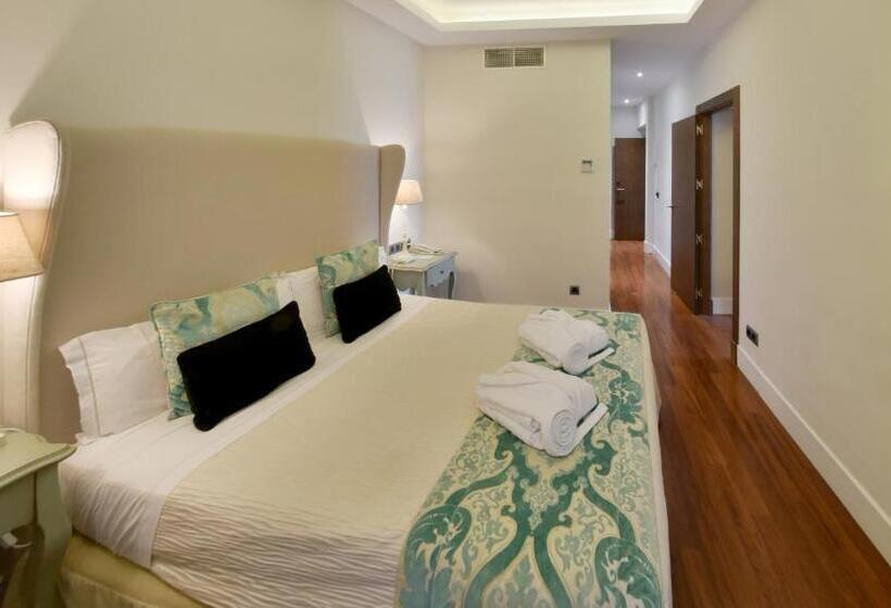 سوئیت خانواده 2 خوابه, Palacio Pinello