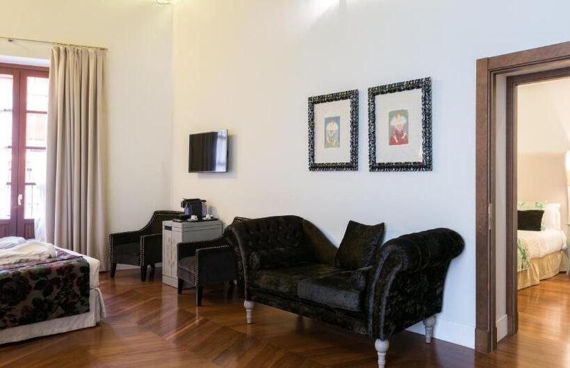 سوئیت خانواده 2 خوابه, Palacio Pinello
