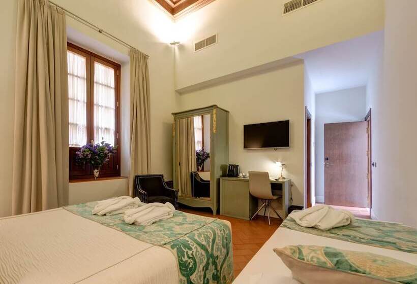 Standard Triple Room, Palacio Pinello