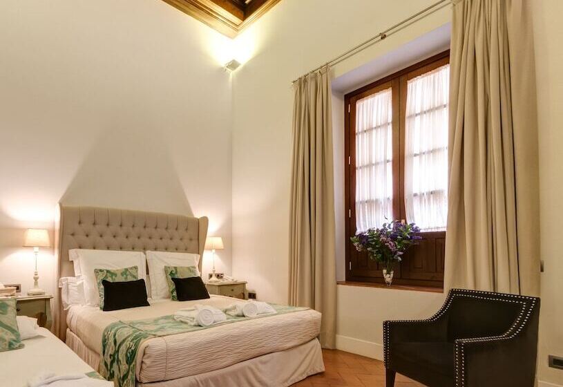 Standard Triple Room, Palacio Pinello