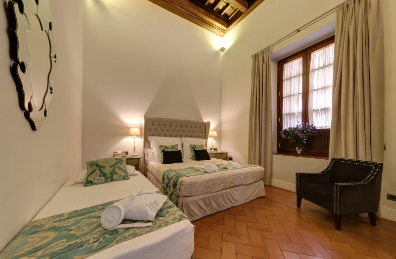 اتاق استاندارد سه نفره, Palacio Pinello