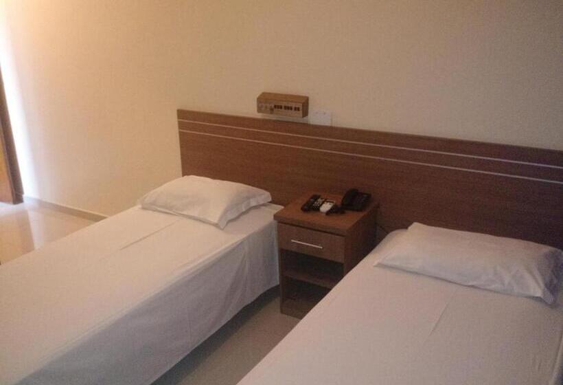 اتاق استاندارد, Plaza Suite