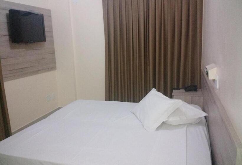 اتاق استاندارد سه نفره, Plaza Suite