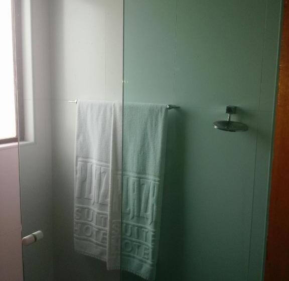اتاق استاندارد سه نفره, Plaza Suite