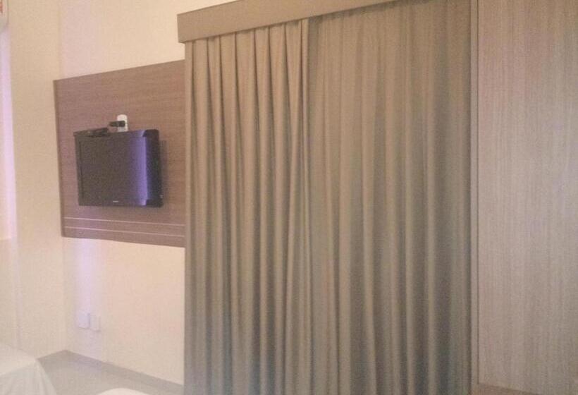 اتاق استاندارد چهار تخته, Plaza Suite