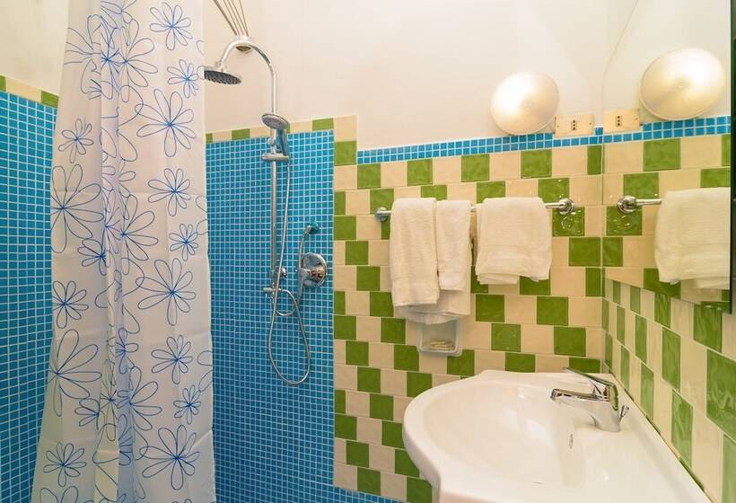اتاق استاندارد چهار تخته, Riviera