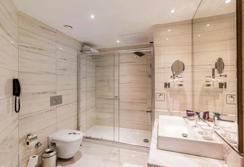 سوئیت با چشم‌انداز دریا و هیدروماساژ, Mary Hotels Alanya