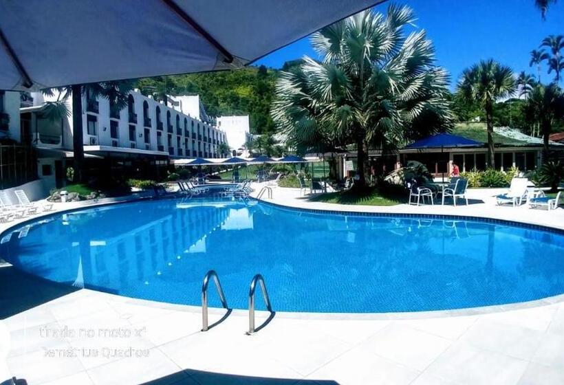 اتاق لوکس چهار تخته, Wembley Inn