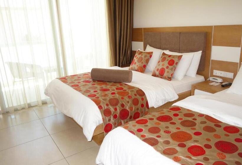 اتاق لوکس سه تخته, Zest Exclusive Hotel & Spa