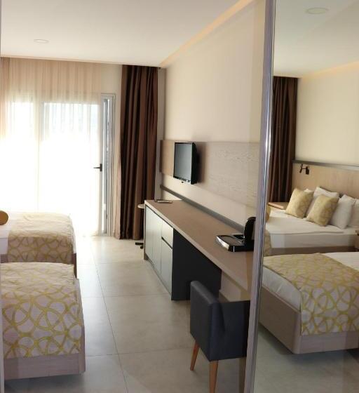 اتاق لوکس سه تخته, Zest Exclusive Hotel & Spa