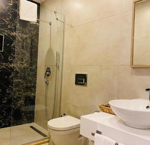 سوییت خانوادگی, Zest Exclusive Hotel & Spa
