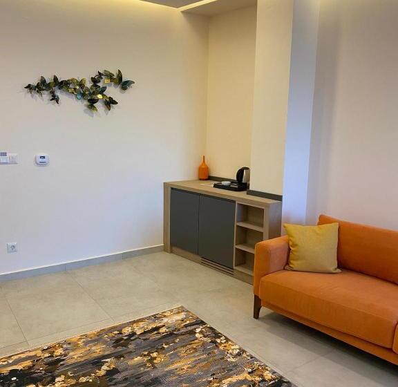 سوییت لوکس, Zest Exclusive Hotel & Spa