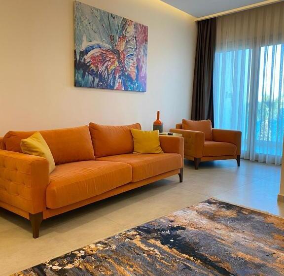 سوییت لوکس, Zest Exclusive Hotel & Spa