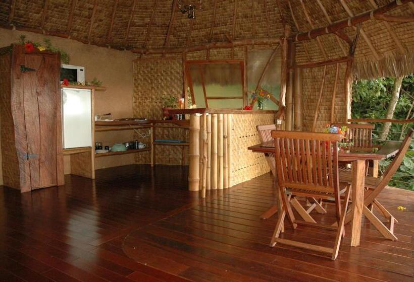 بانگلوی استاندارد, Vanira Lodge