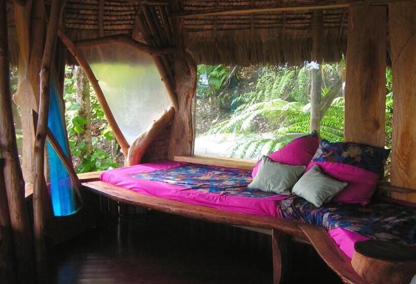 بانگلوی استاندارد, Vanira Lodge