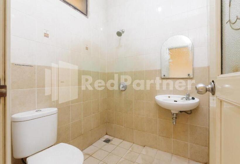 اتاق استاندارد, Karawaci Taman Permata Tiga Mitra Reddoorz