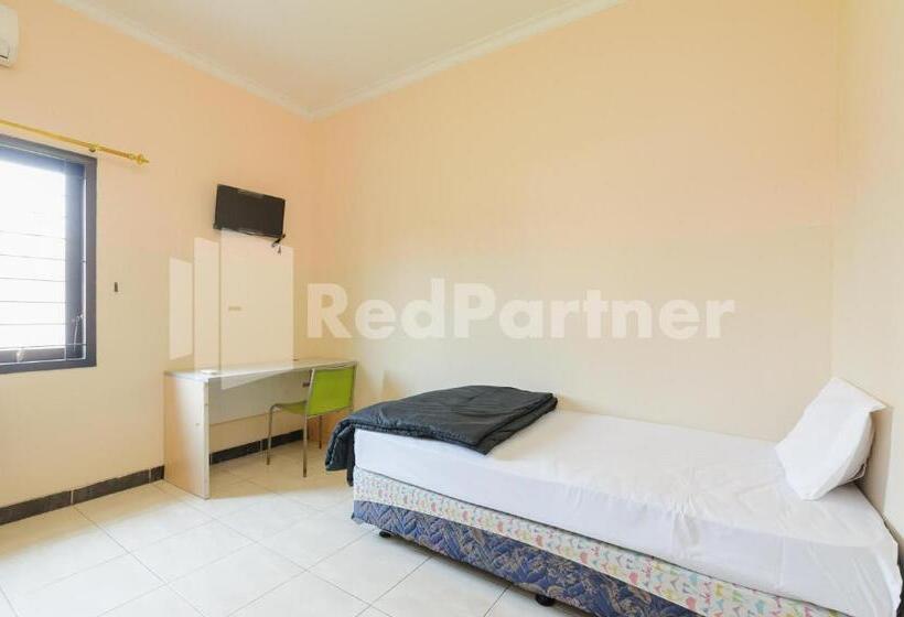 اتاق استاندارد یک نفره, Karawaci Taman Permata Tiga Mitra Reddoorz