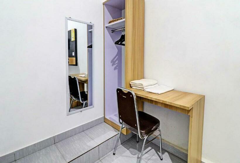 اتاق لوکس, Oyo 91203 Naufal Residence Syariah