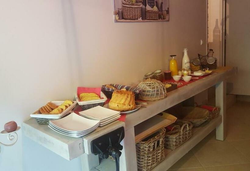 اتاق استاندارد با تخت بزرگ, Clos Des Morillons