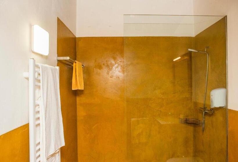 استودیوی سوپریور, Casal De Tralhariz   Turismo De Habitacao