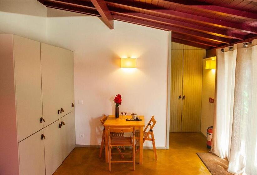 استودیوی سوپریور, Casal De Tralhariz   Turismo De Habitacao