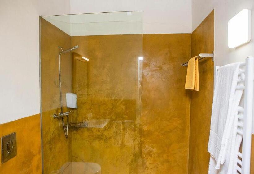 استودیوی لوکس, Casal De Tralhariz   Turismo De Habitacao