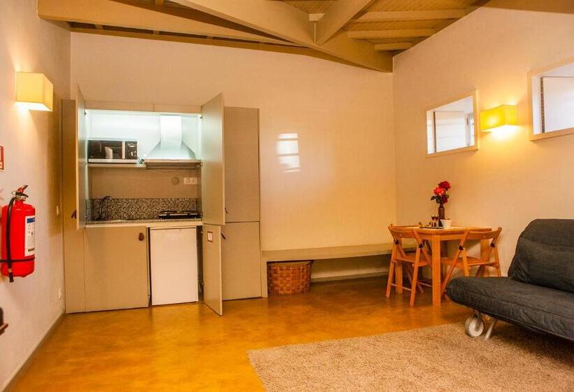 استودیوی لوکس, Casal De Tralhariz   Turismo De Habitacao