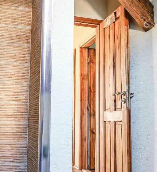 اتاق استاندارد سه نفره, Mníchov Dvor