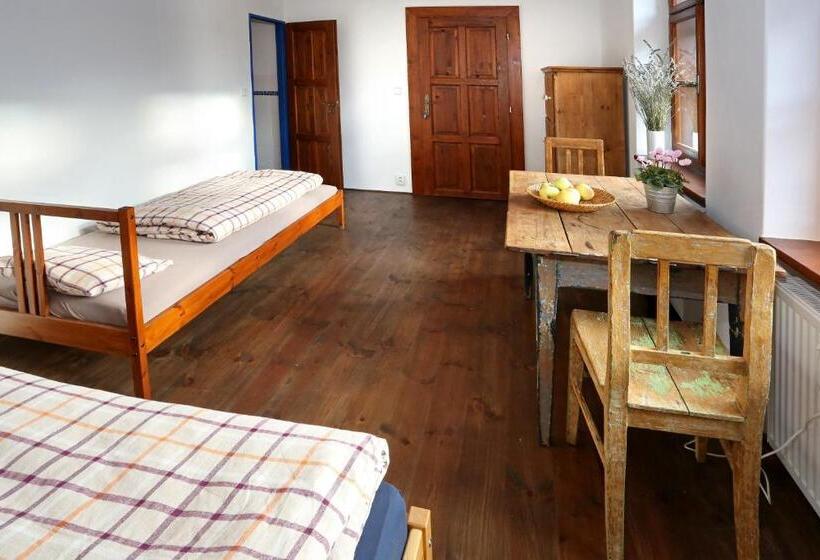 اتاق استاندارد سه نفره, Penzion U Lasíků