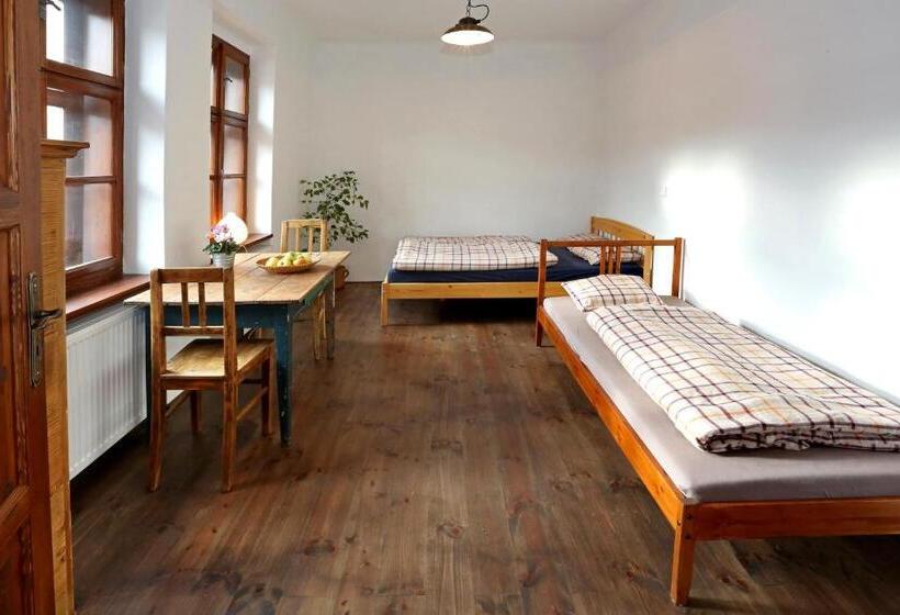 اتاق استاندارد سه نفره, Penzion U Lasíků