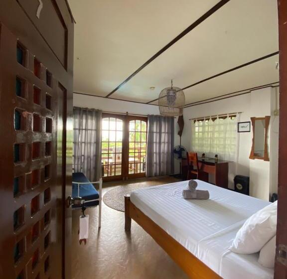 اتاق لوکس با بالکن, Fantasy Lodge