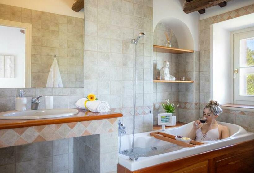 اتاق استاندارد با وان آب گرم, Villa Lemarche B&b